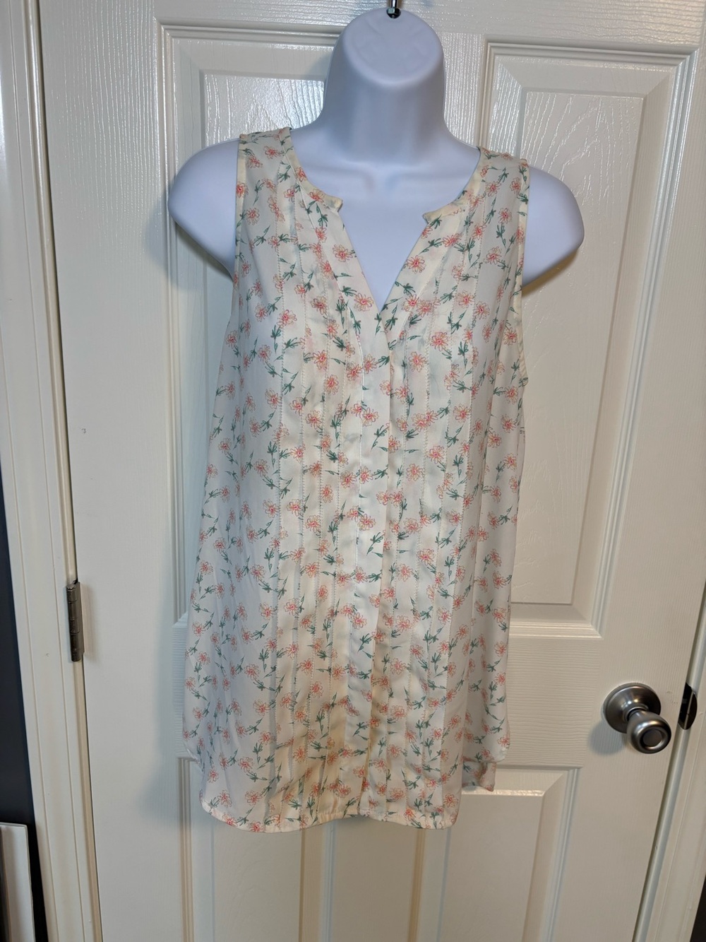 Lauren Conrad cream floral tank with pink & green flowers, size S
